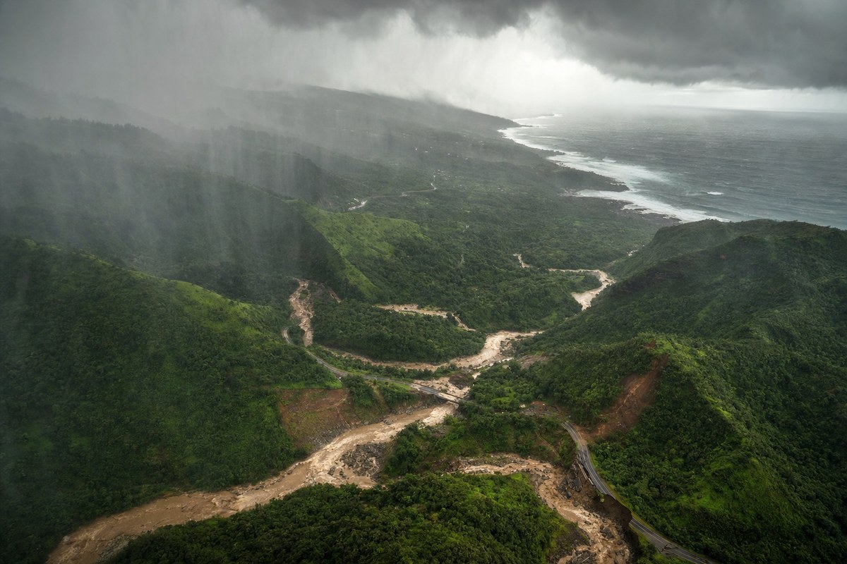 Tropical Storm Moke Threatens Hawaii with More Flooding as State Recovers from Hurricane Lala