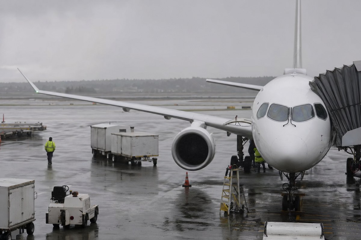 Overnight Thunderstorms Disrupt Flights and Road Travel Across North America