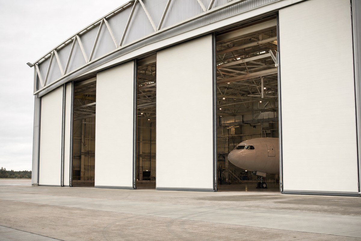 Smart Systems Improve Aircraft Hangar Efficiency