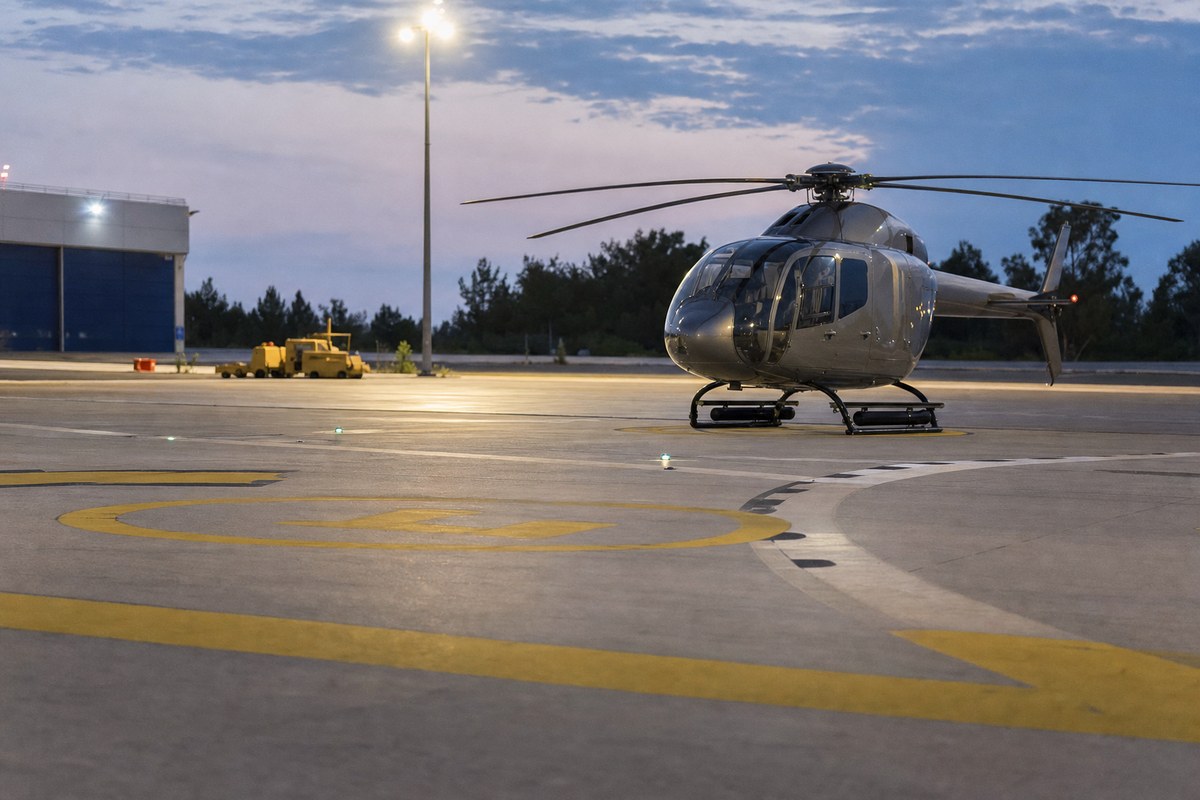 German Pilots Say Blocked Helipad Forced Beach Landing on Spetses; Passenger Released After Drugs Found in Sea