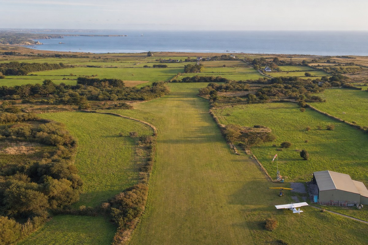 Ploballanec Ultralight Airfield (FR-0447), Plobannalec-Lesconil, Finistère, France