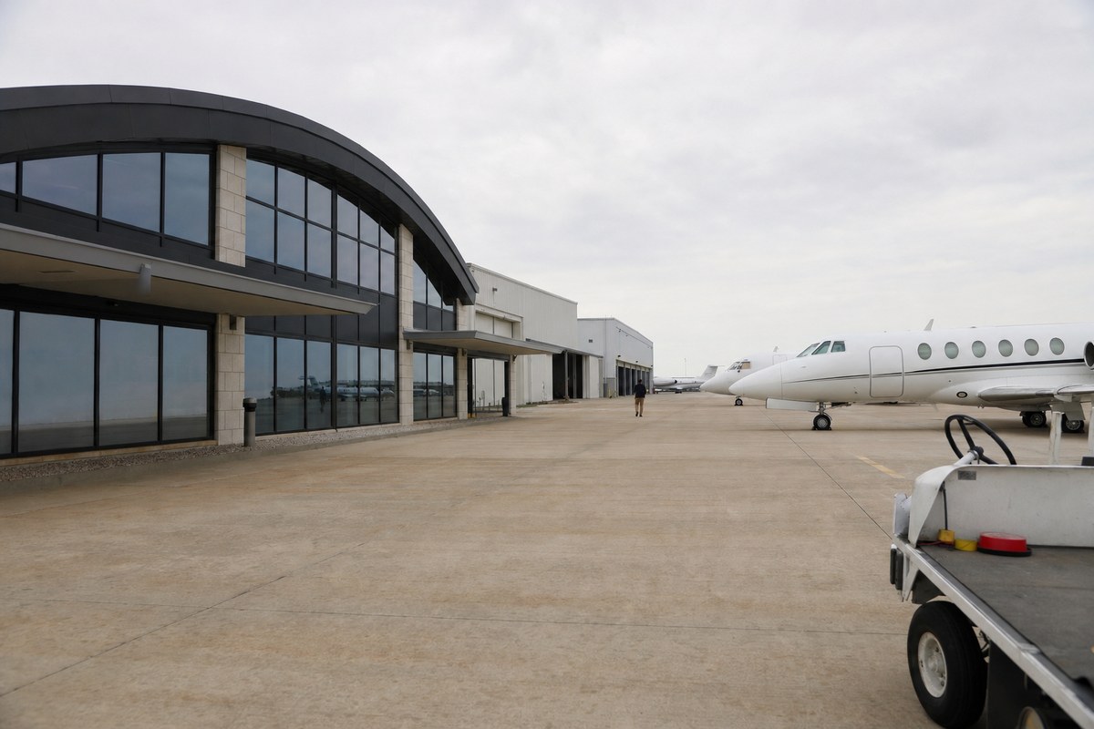 Waukegan National Airport to Take Over FBO Operations After Signature Aviation Lease Expires in October