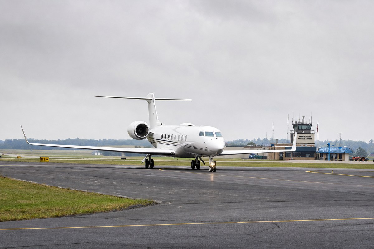 Vivek Ramaswamy Spent Nearly $700,000 in Campaign Funds on Private Plane Leases for Ohio Governor Race