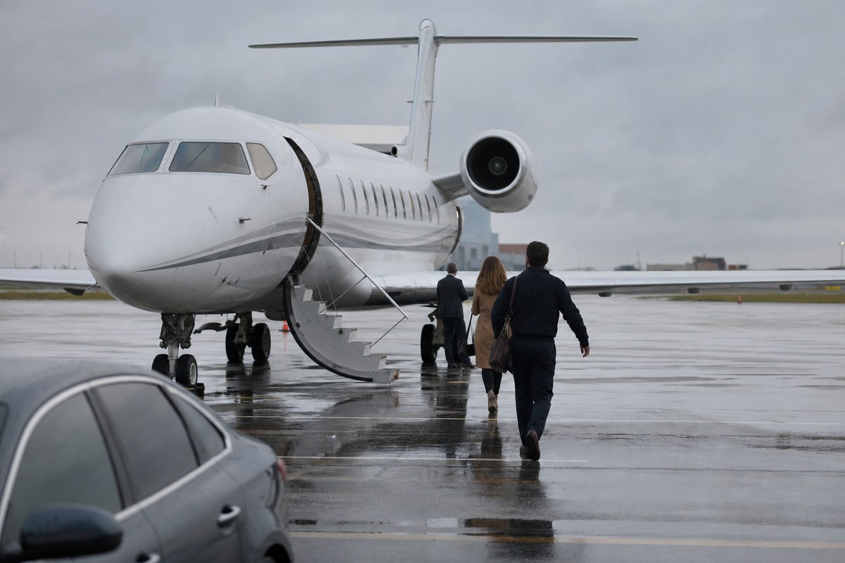 On-Demand Air Travel Evolves From Exclusive Charters to App-Based, Algorithm-Driven Market