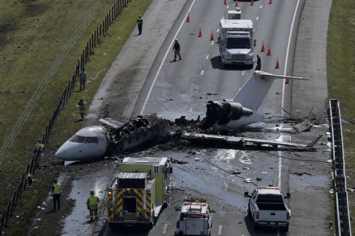 Dual Engine Failure and Fatal Highway Crash Landing: The Investigation into Hop-a-Jet Flight 823
