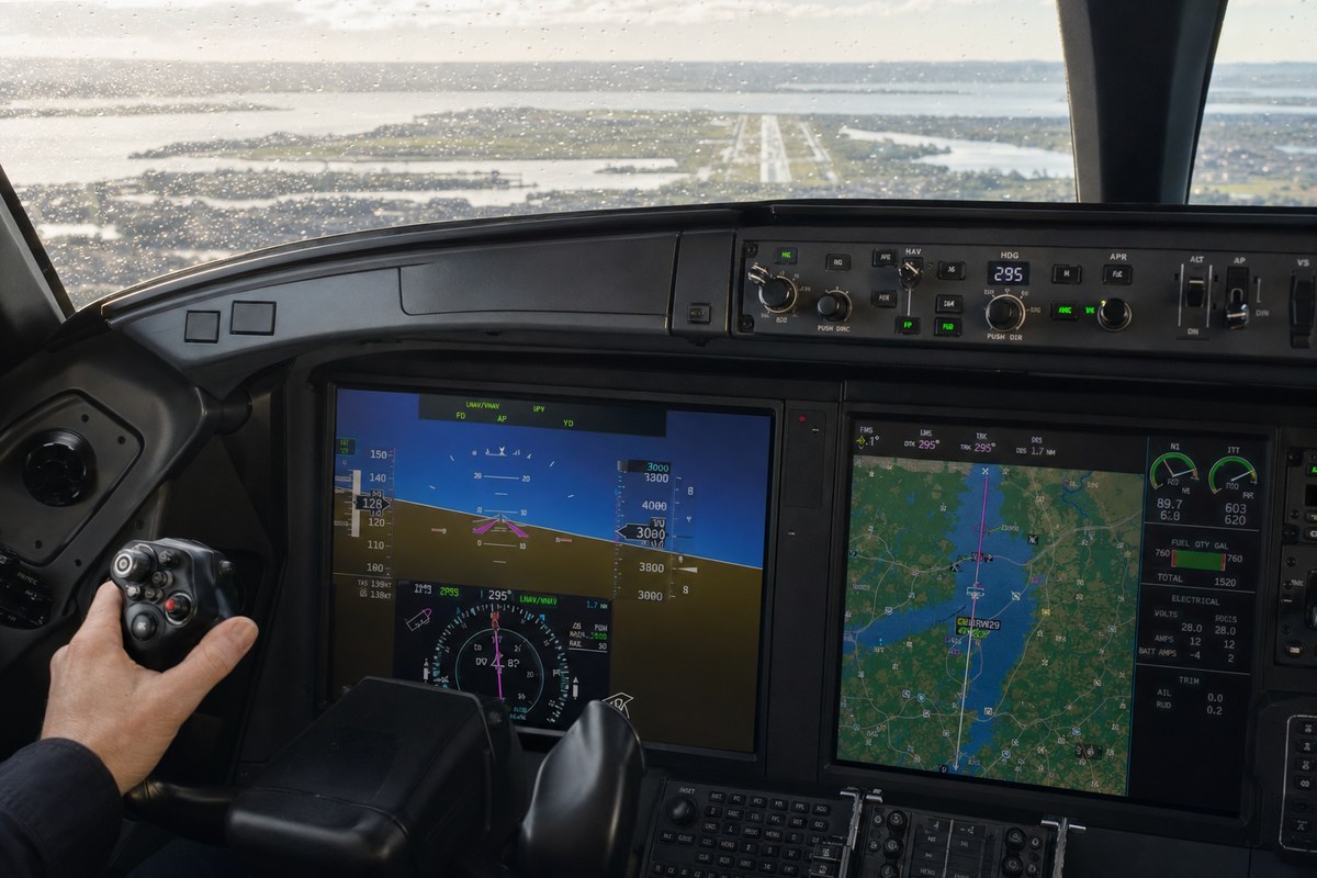 LNAV/VNAV GPS Approach Minimums: What Pilots Need to Know About Automatic Downgrade