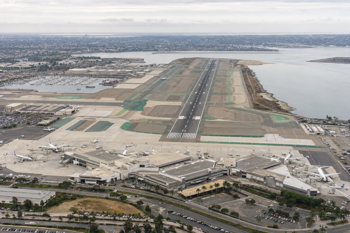 Five High-Traffic Single-Runway Airports Where a Closure Severely Disrupts All Operations