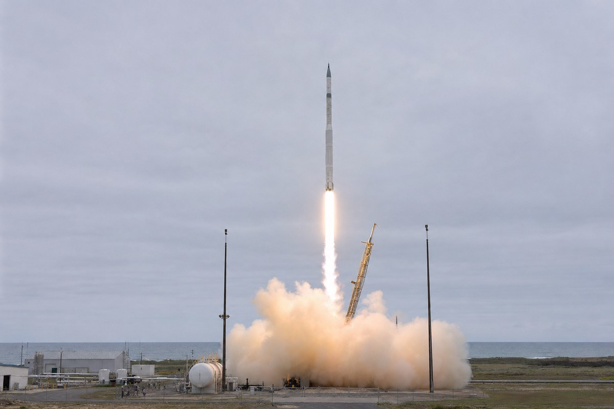 NASA SpEED Demon Rocket Makes First Simultaneous Five-Point Measurement of Ionospheric Sporadic E Layer