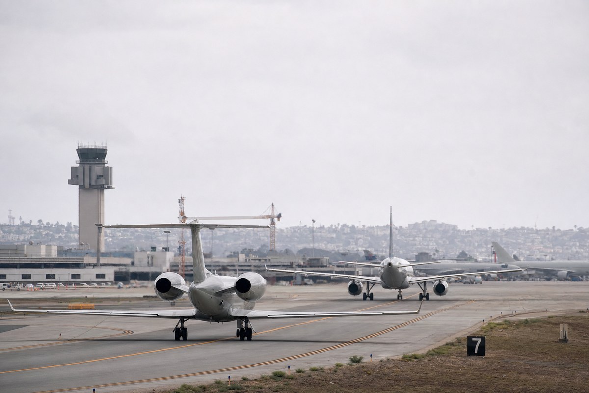 San Diego Airport Delays Average 122 Minutes After Ground Stop; 364 Flights Affected by Labor Day Weekend
