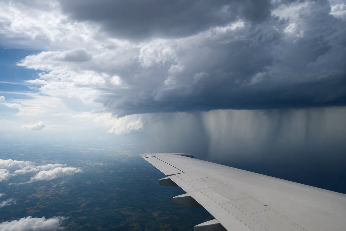 Climate change set to bring more storm disruptions and turbulence to aviation, experts warn