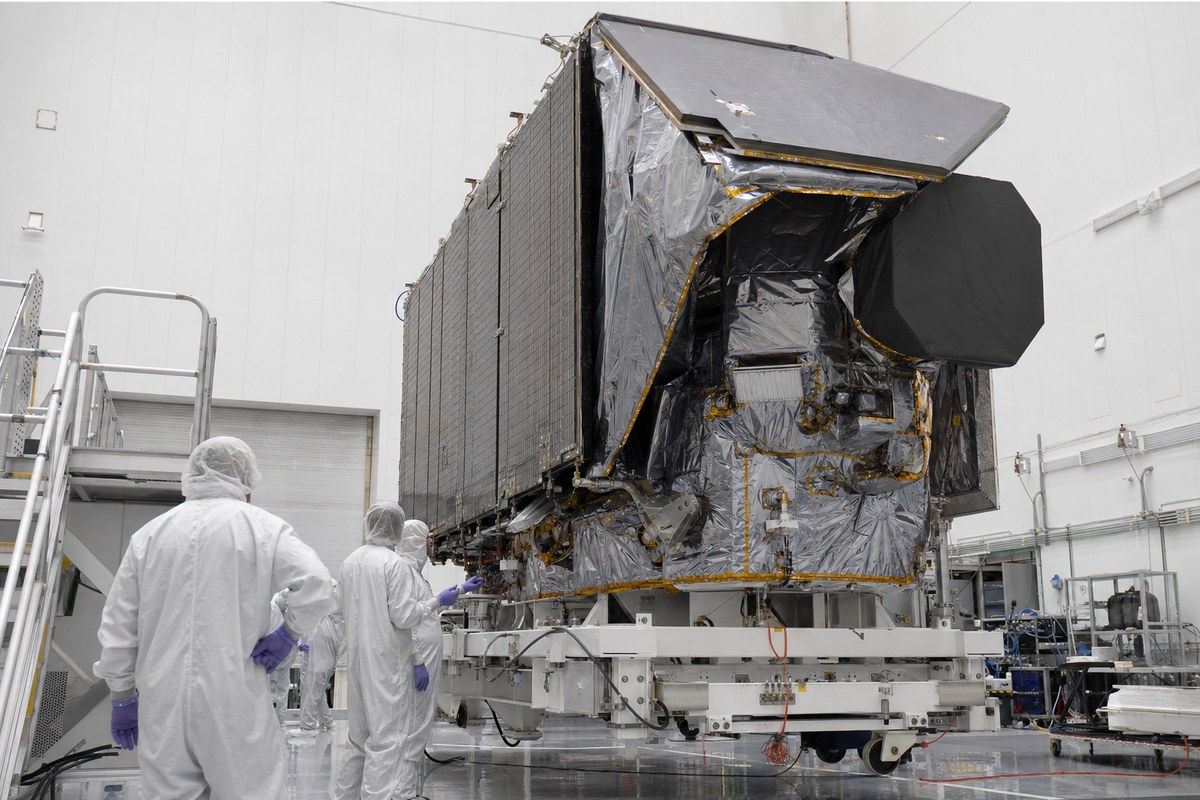 NASA's Roman Space Telescope Launches on SpaceX Falcon Heavy, First Images Expected January 2027