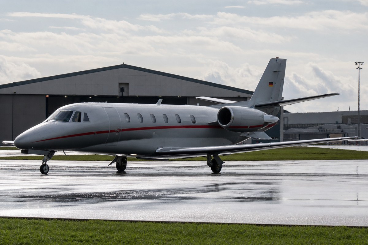 VistaJet Cessna 560XLS+ Mistakenly Lands at RAF Fairford, Triggering Security Response