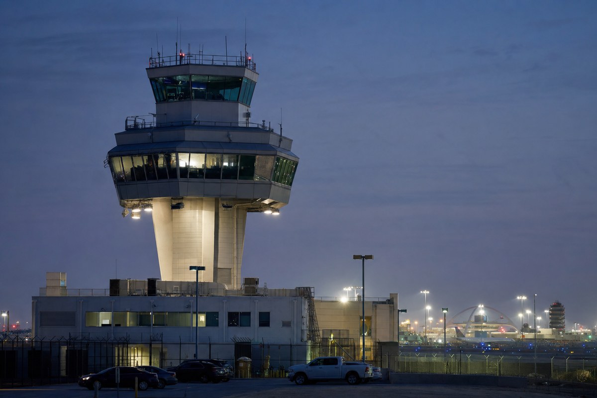 FAA Lifts Brief Flight Pause at Los Angeles International Airport Caused by Staffing Shortage