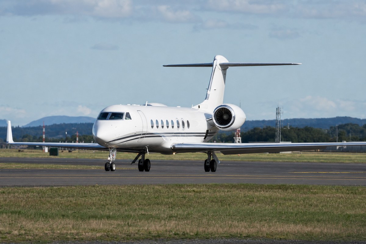 Global AI Leaders Fly into Prestwick Ahead of King Charles-Hosted Summit at Dumfries House