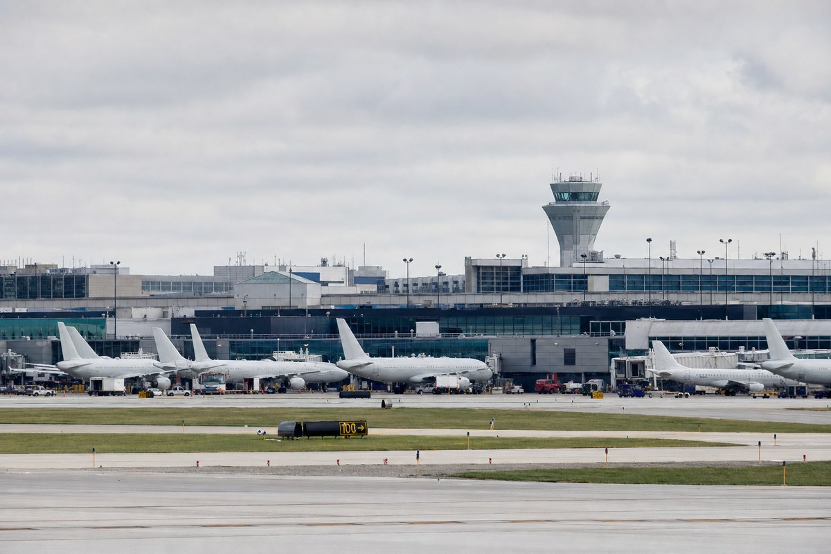 FAA Caps Flights at Major U.S. Hubs and Extends Slot Controls to Reduce Chronic Delays