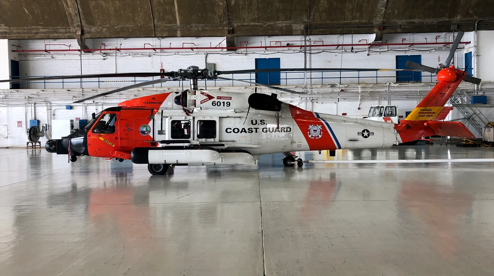 US Coast Guard Suspends Search for 1960 Beechcraft 95 Travel Air and 78-Year-Old Pilot Lost Off Oregon Coast