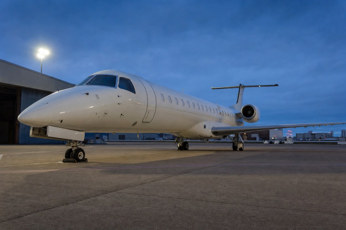 NTSB Blames Unintentional Nose-Down Trim for JSX Hard Landing at Houston Hobby