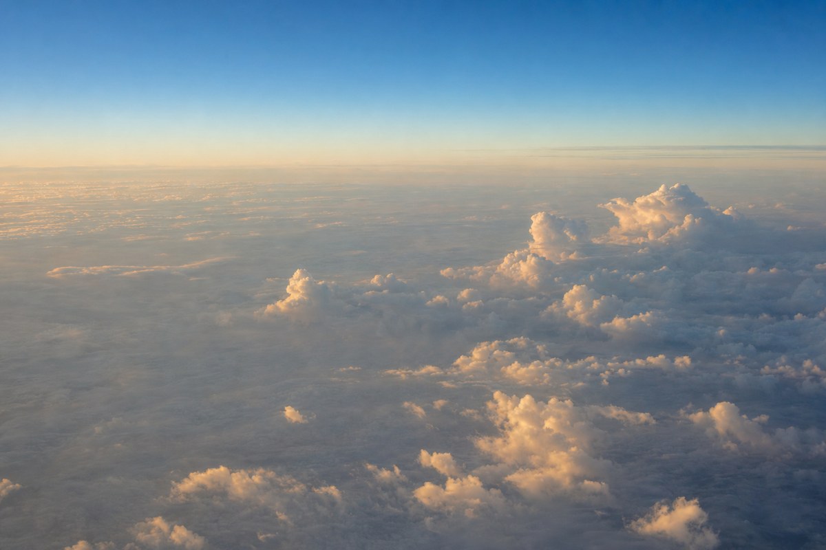 Hormuz Deadline, Rolling Gulf Airspace Closures and Widening Alert Zones Drive Middle East Charter Risk