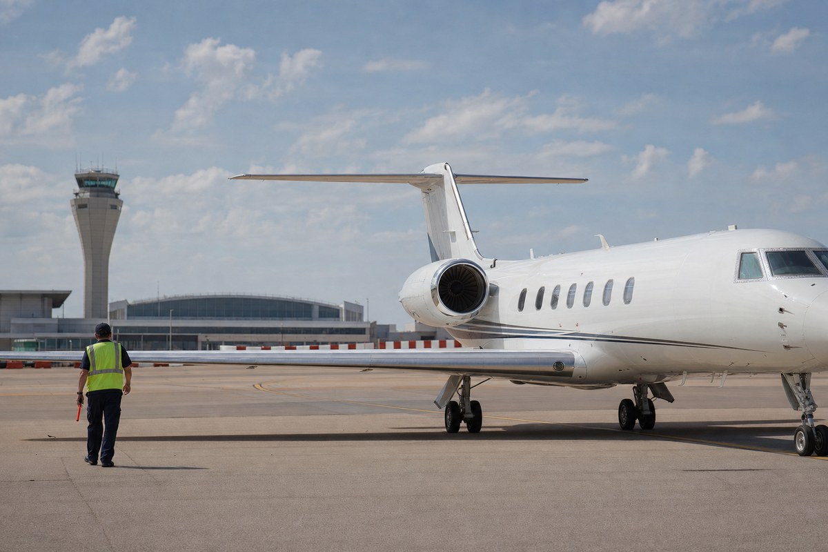 Flying Private to F1's 2026 Americas Races: What Operators and Clients Need to Know for Austin, Mexico City, São Paulo a