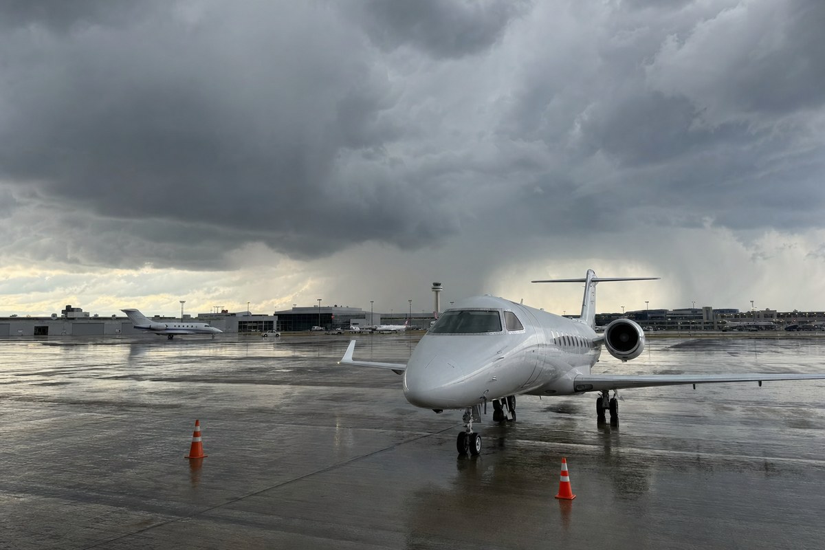 Severe Weather Triggers Ground Stop and Delays at Dallas-Fort Worth and Dallas Love Field on October 1