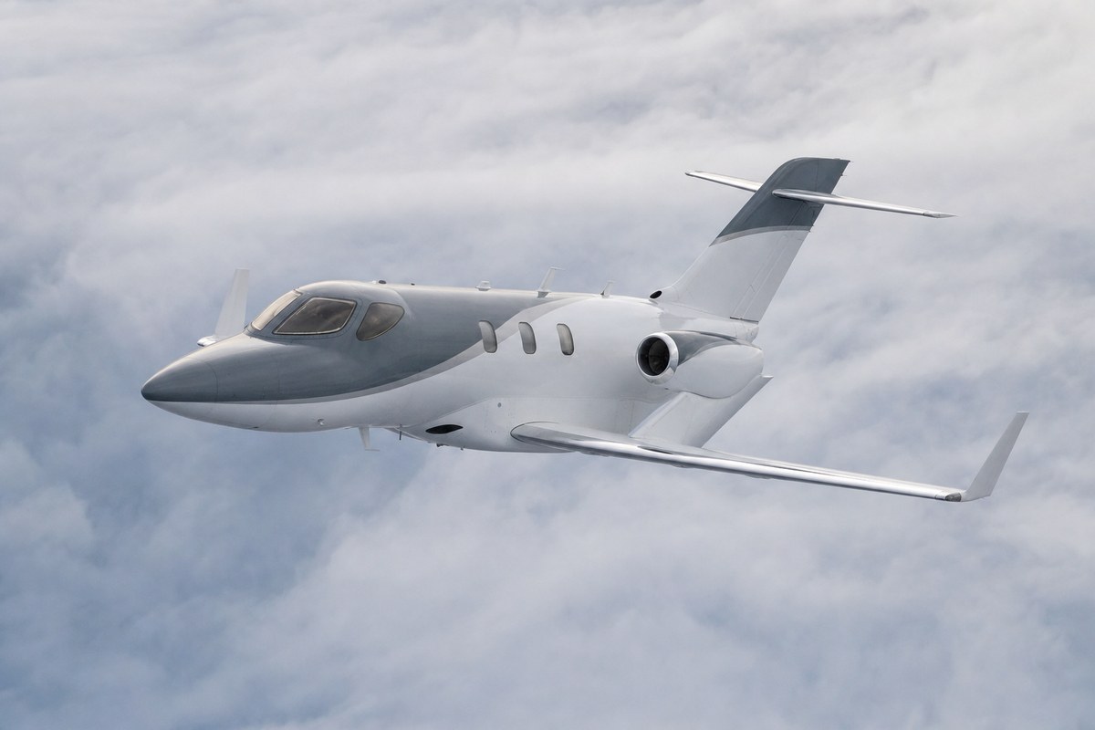 USAF B-1 Lancer Pilots Are Logging Flight Hours in HondaJet Elite Business Jets Under BSTAR Program