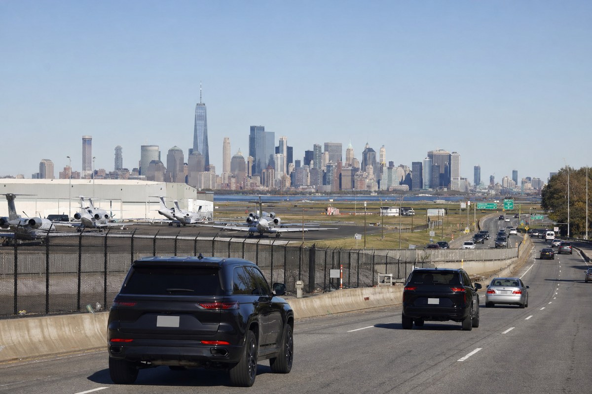 Ground Planning Guide: Driving From Teterboro Airport to Manhattan for Private Flyers