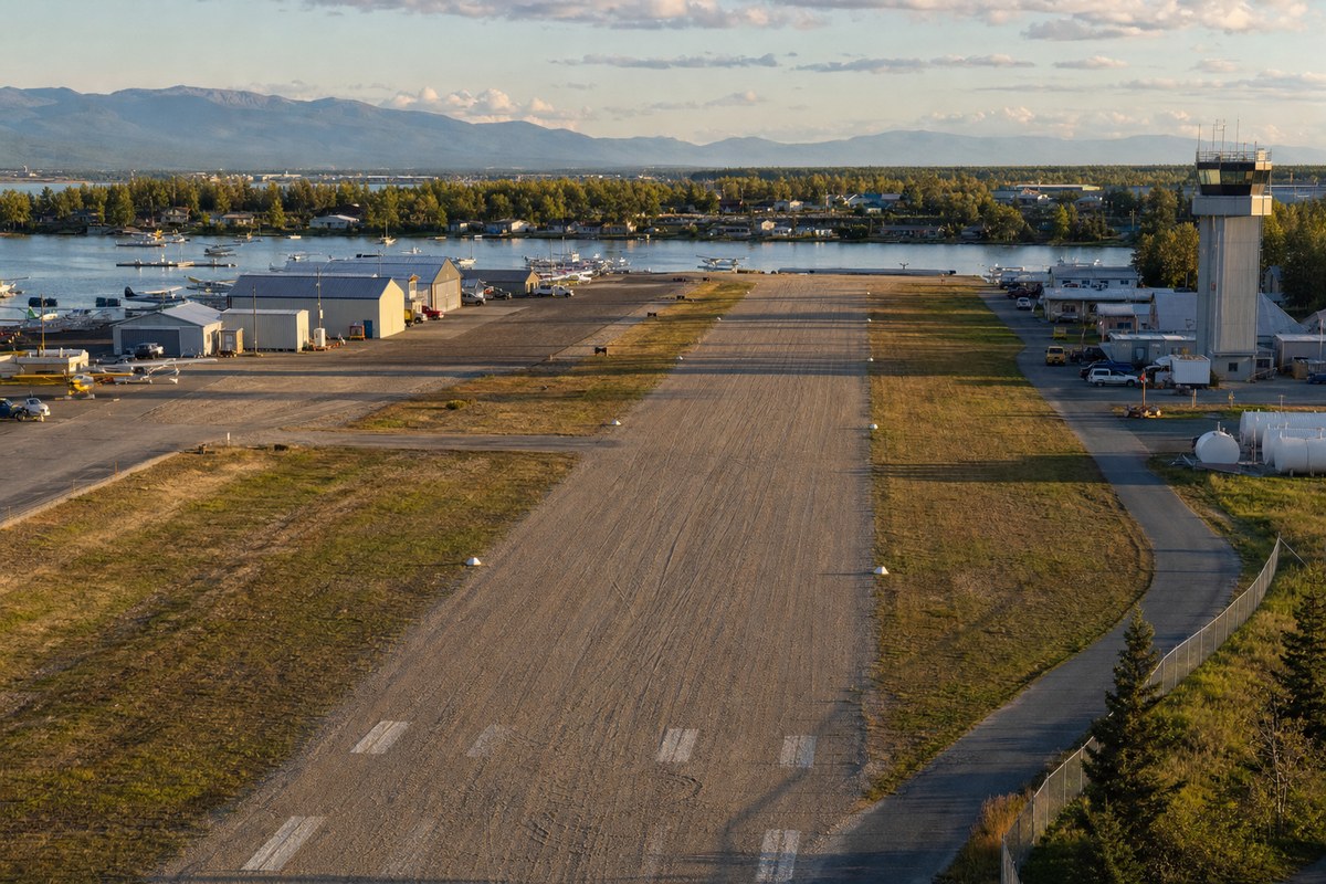 PALH Lake Hood Airport, Anchorage: One 2,200-ft Gravel-Dirt Runway, Towered Class C Field with Seaplane Pattern Overlap