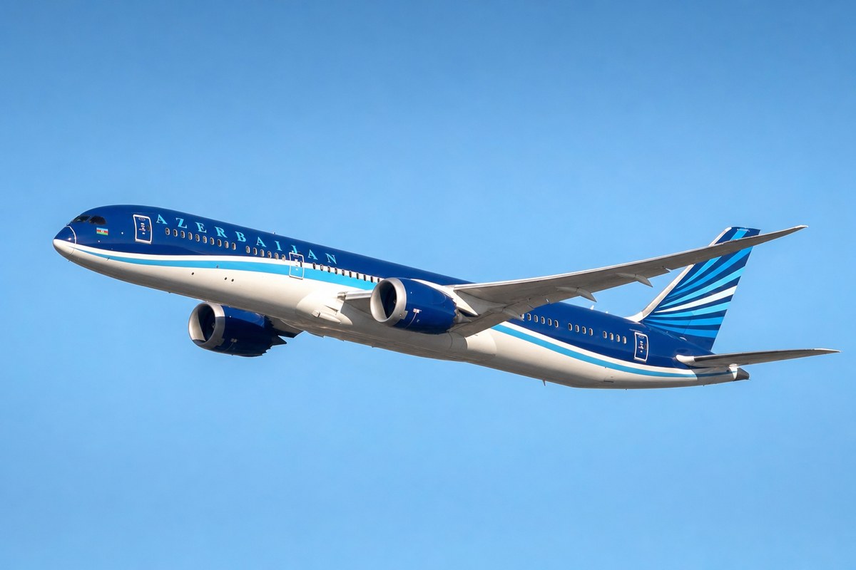 Herzog Flies to Baku on Azerbaijan Airlines Flight Over Turkey Despite Ban on Israeli State Aircraft