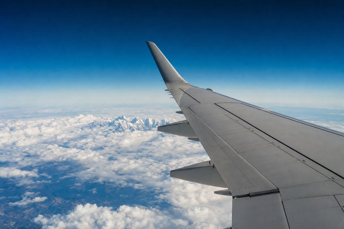 Coffin Corner, Clear Air Turbulence and Hypoxia: The Main Risks Pilots Face Above 40,000 Feet