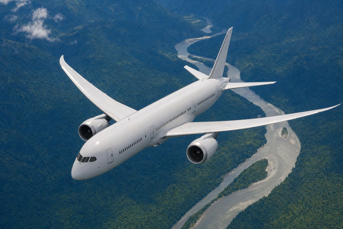 Analysts: Boeing's 787 Rate of 10 a Month Won't Make the Program Profitable; Leeham Points to 14