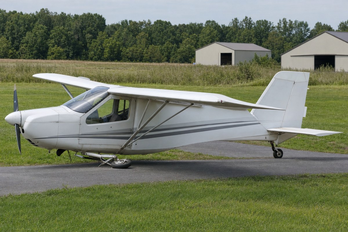 Tecnam P92 Tail Dragger Suffers Main Landing Gear Collapse While Taxiing at New Garden Airport, Pennsylvania